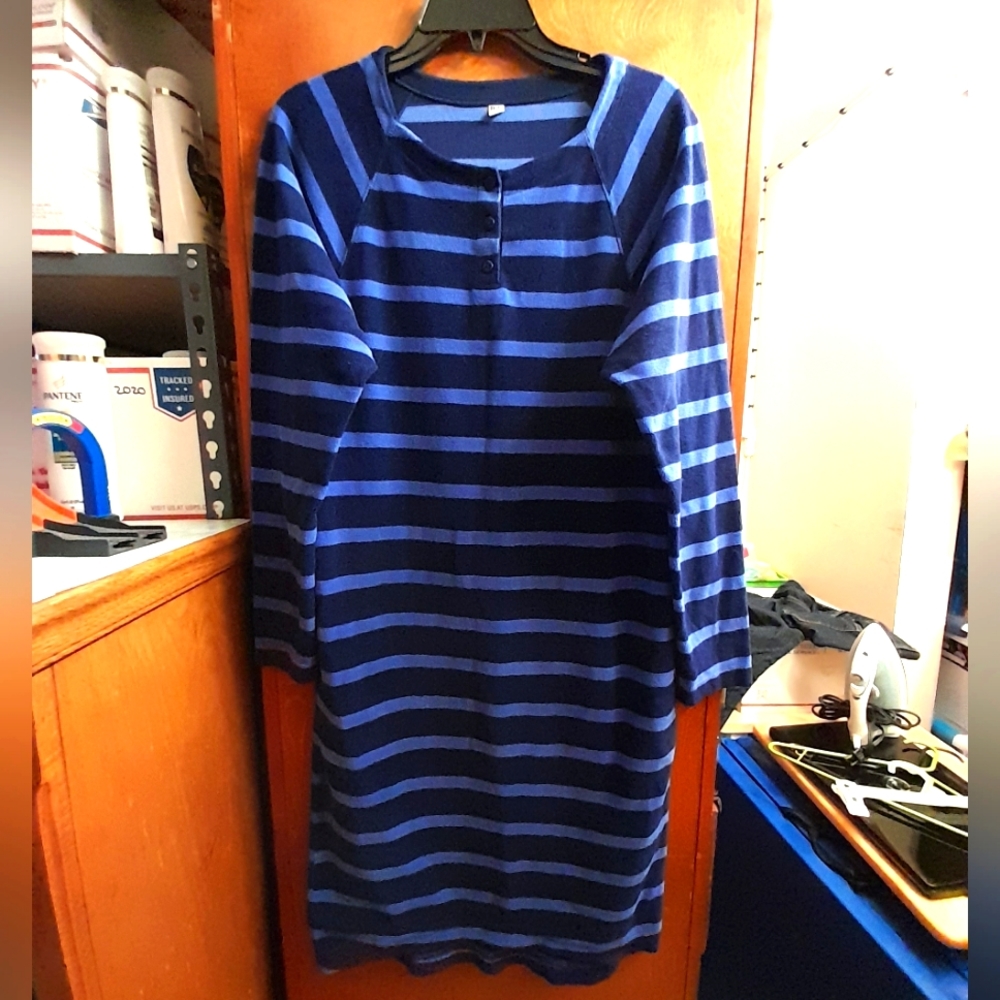 🌷Gave away🌷Fleece sleepwear medium blue striped